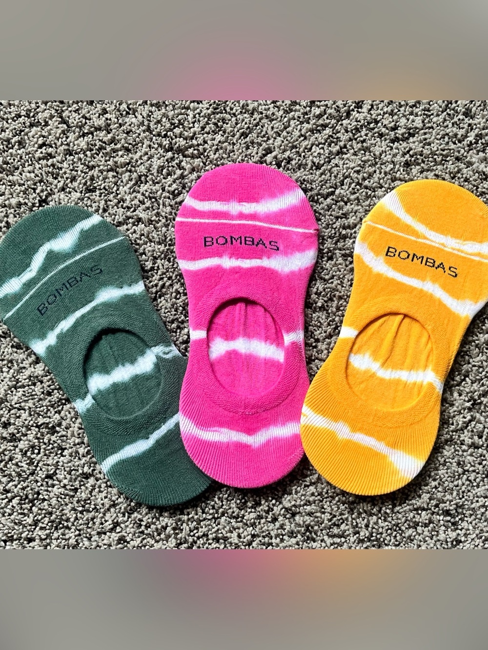 Bombas Tie-Dye No-Show Socks in Green, Pink & Yellow - 3-Pack. Not worn